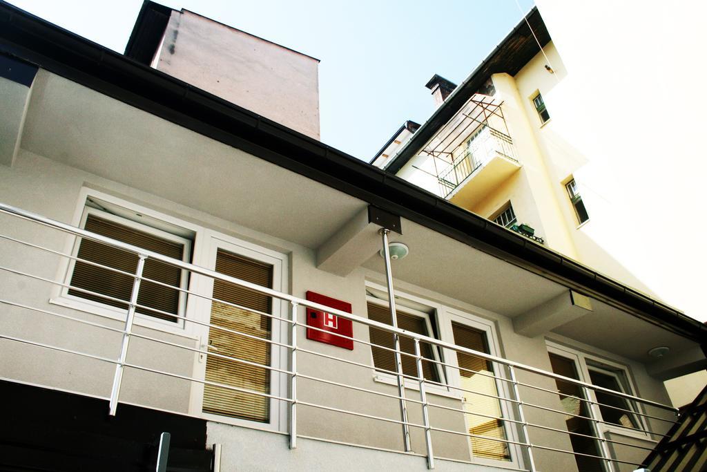 Hostel Mak SJJ Esterno foto
